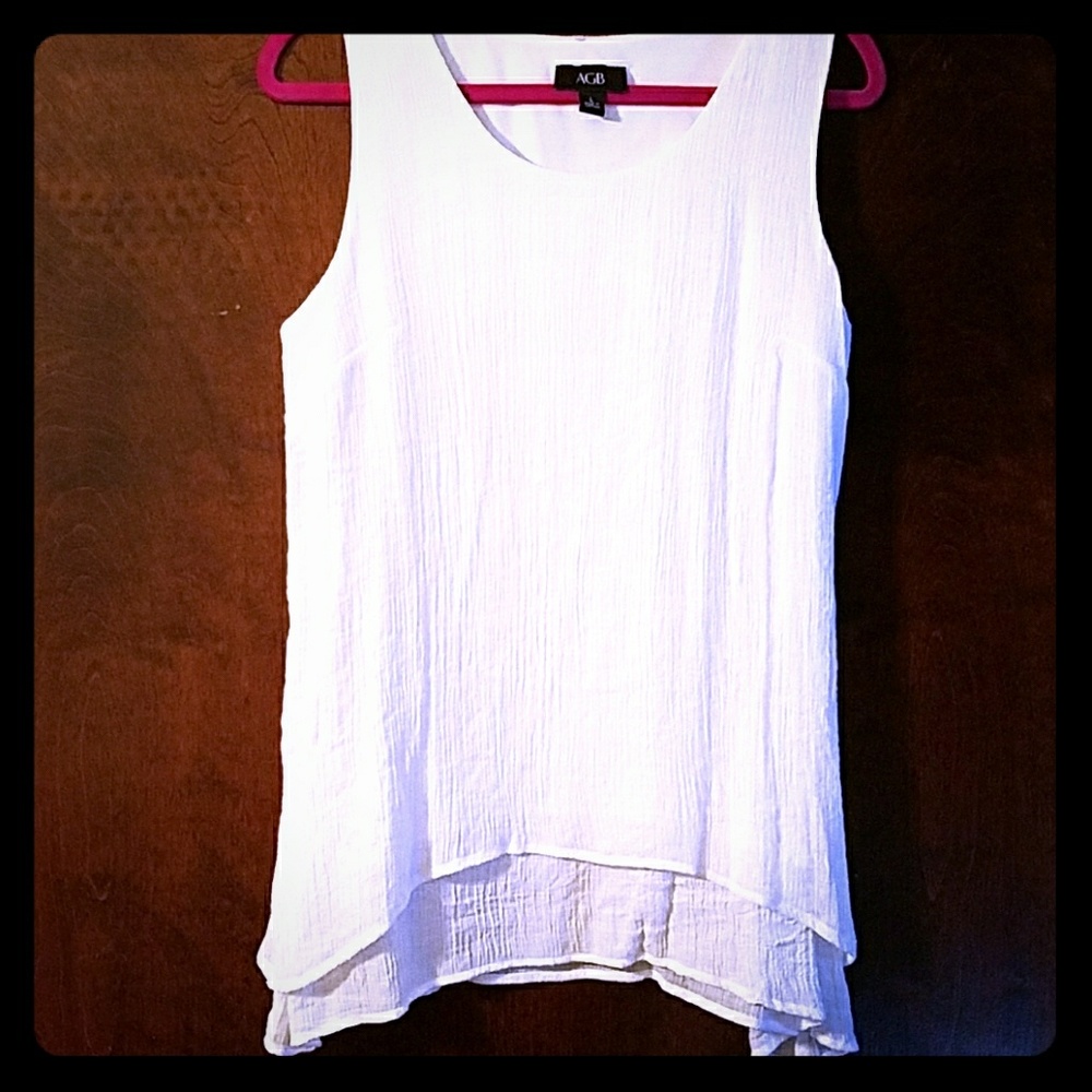 Sleeveless crinkle top